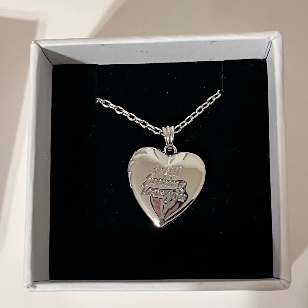 Oliva Rodrigo heart locket necklace